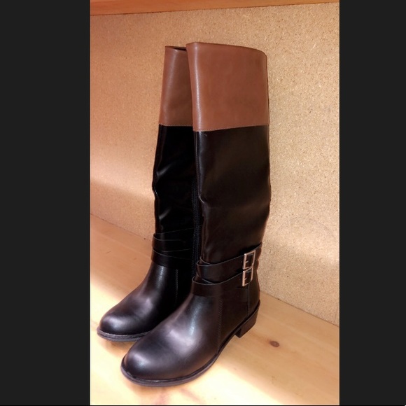 Women’s Two-Tone Riding Boot (NWT) - Picture 4 of 6